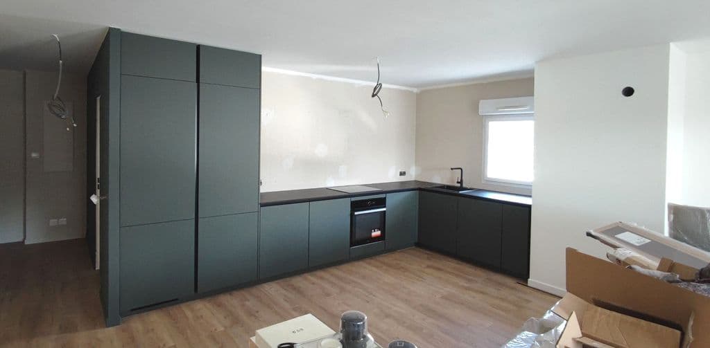 pose de la nouvelle cuisine verte kaki.jpg