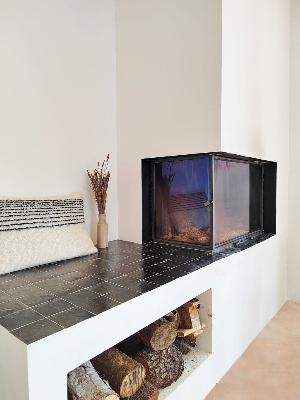 projet architecture interieure eoures insert et banquette zellige.jpg