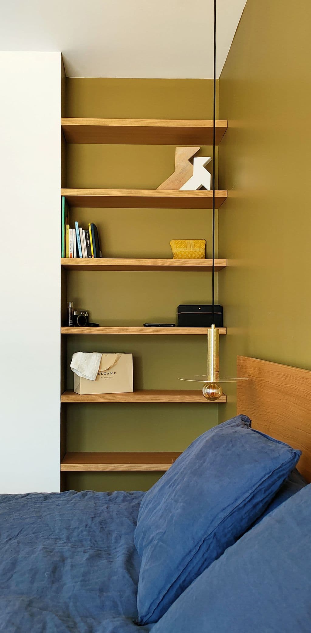 renovation maison et amenagement extension aubagne etageres en bois sur mesures.jpg