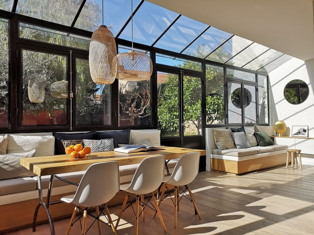 renovation maison marseille banquettes sur mesures sous verriere.jpg